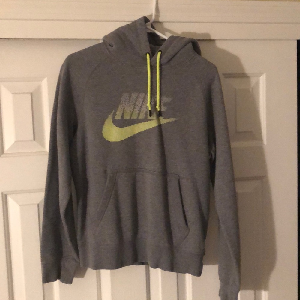 Men’s Small Nike Sweatshirt